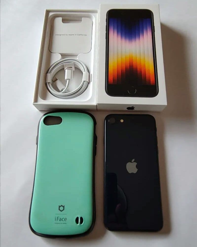 Apple iPhone SE (第3世代) 64GB ブラック