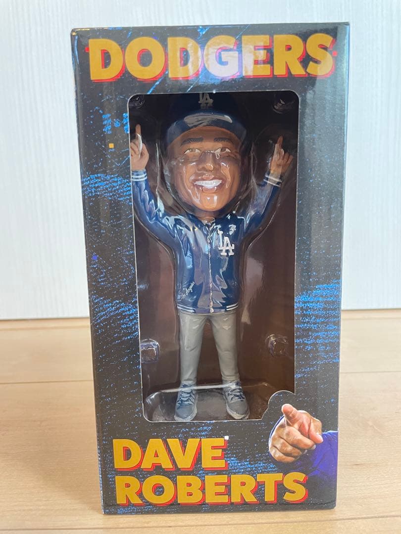 未開封⭐︎４／26球場配布　デイブ・ロバーツ ボブルヘッド フィギュア