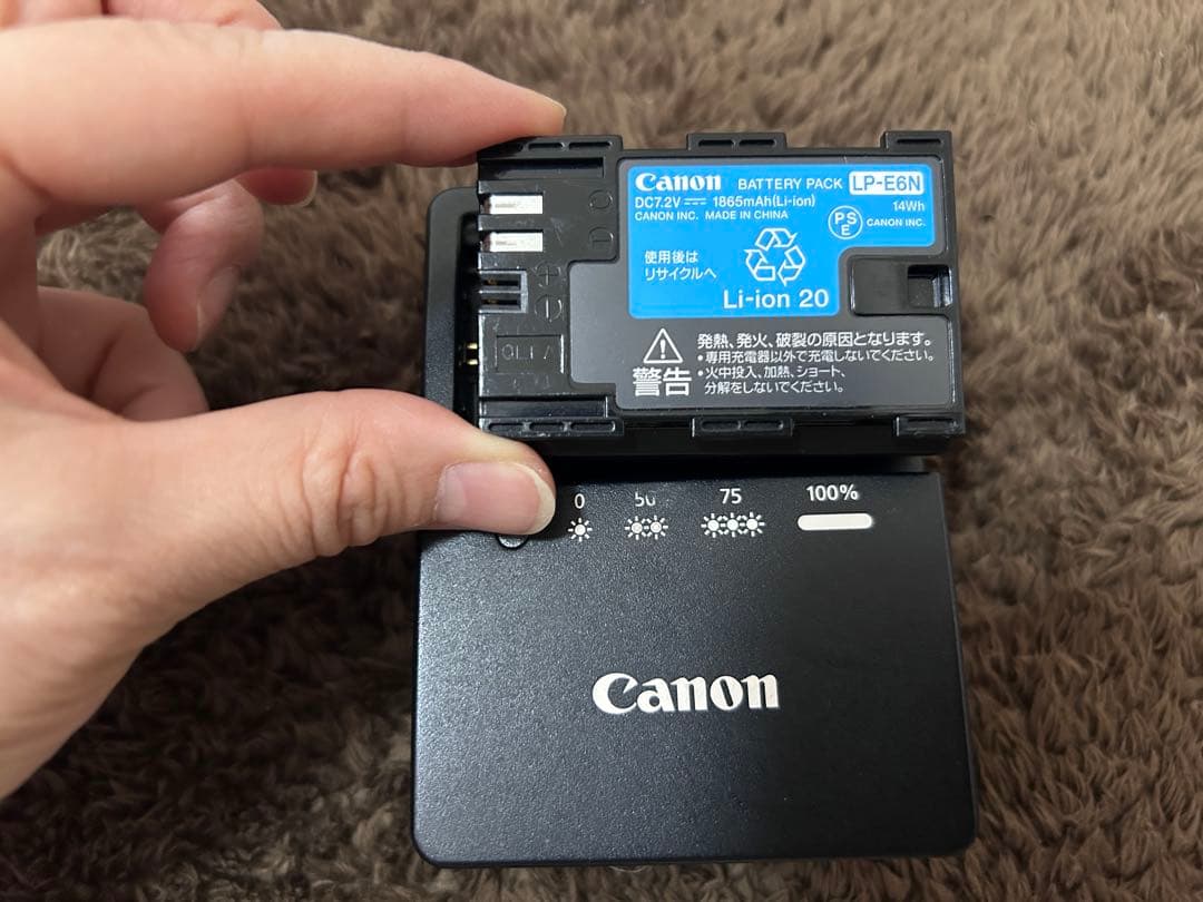 デジタルカメラ EOS 5D Mark III + EF24-70mm F4L IS USM