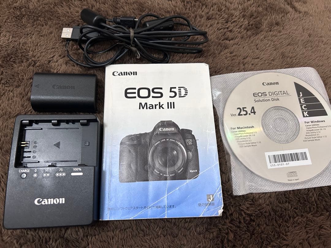 デジタルカメラ EOS 5D Mark III + EF24-70mm F4L IS USM