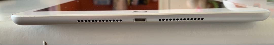 Apple iPad (第7世代) ホワイト