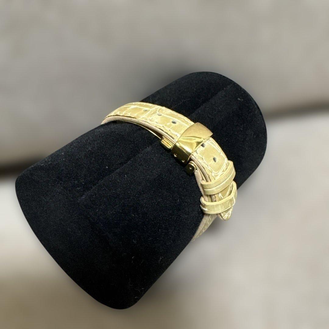 【週末お値下げ】ゴールド角型ダイヤモンド装飾時計　約1ctクロコダイルベルト