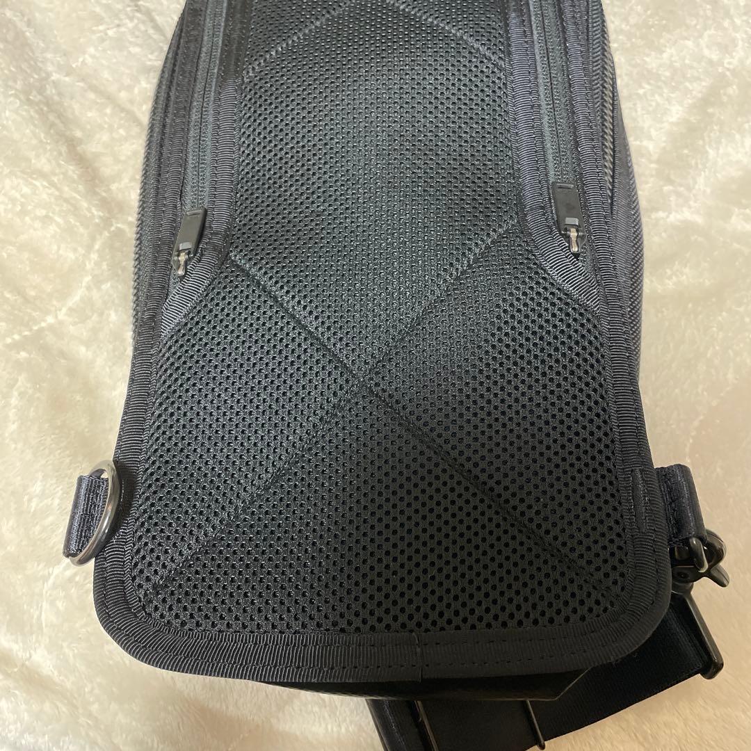 【極美品】PORTER　HEAT　スリングショルダーバッグ　マグライト付