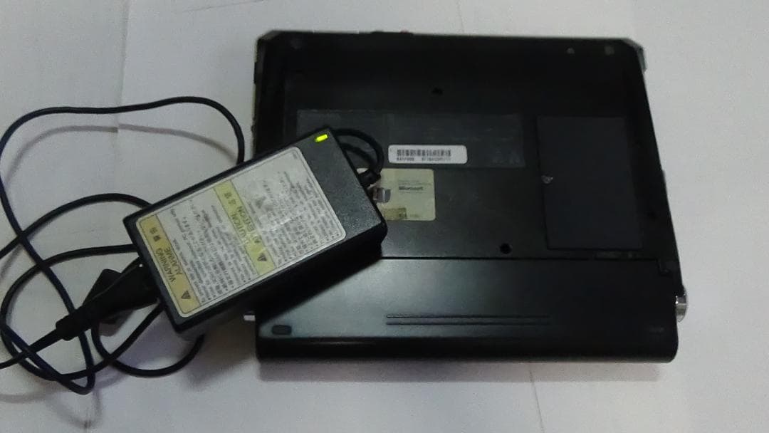 一応起動するが画面を閉じると音がする事もあるSA1F00ACアダプター無し