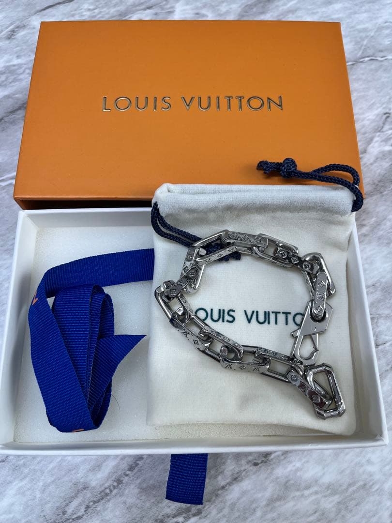 LOUIS VUITTON シルバーブレスレット
