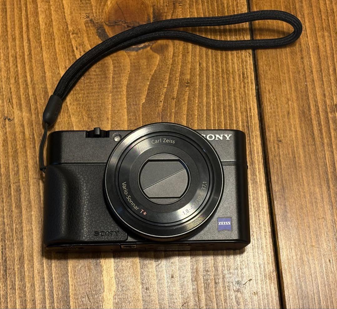 SONY RX100 初代、予備バッテリー、Zeiss製ケース付き