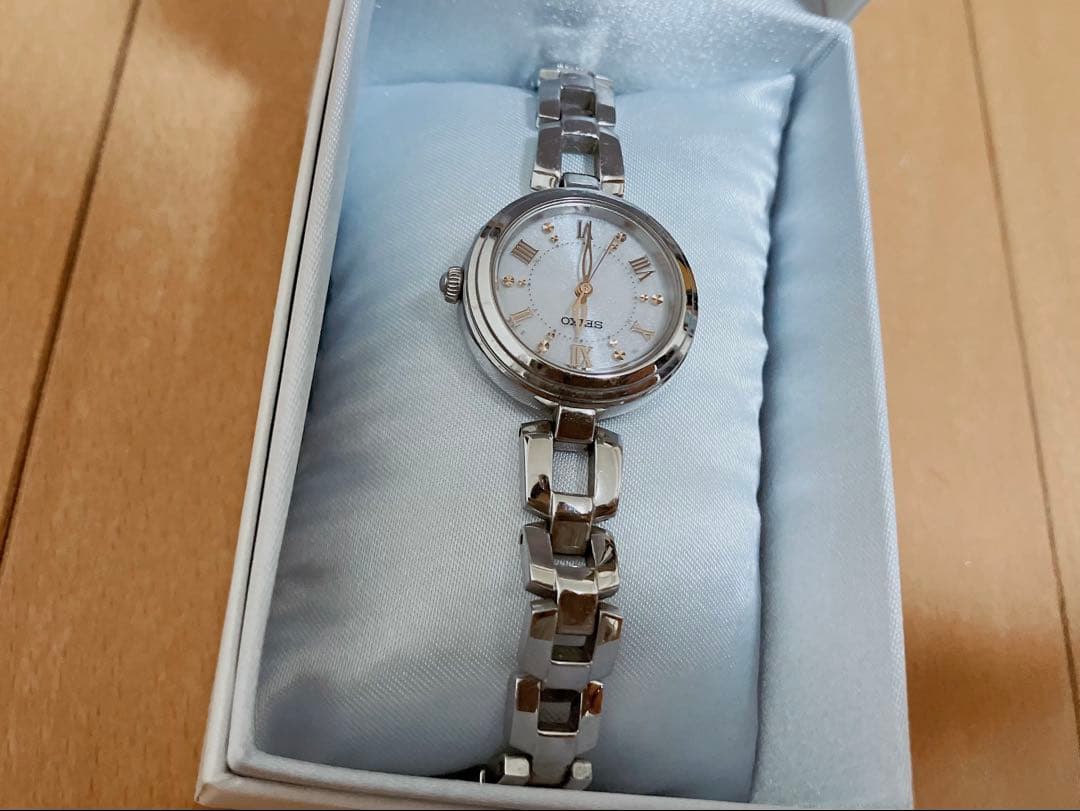 SEIKO アナログ ソーラー 腕時計 シルバー セイコー レディース