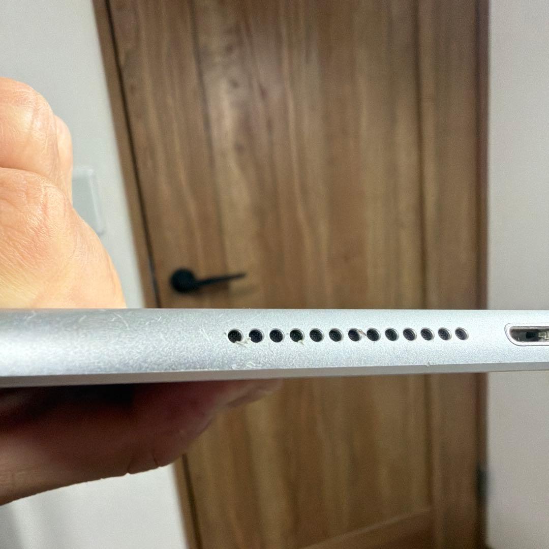 Apple iPad (第6世代) シルバー + Apple Pencilもどき
