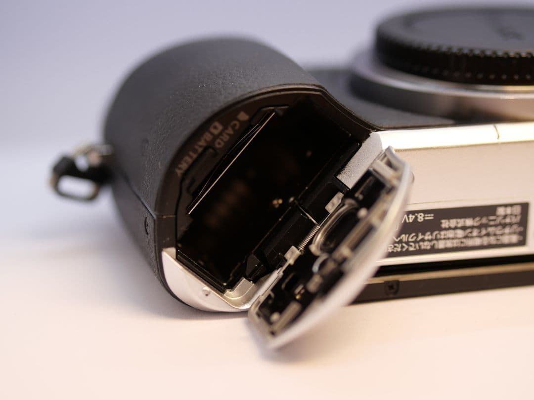 【美品・動作確認済】LUMIX GX7 ミラーレスカメラ