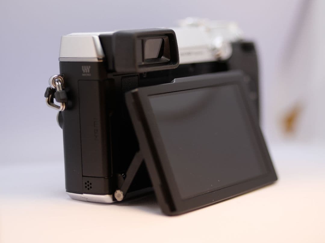 【美品・動作確認済】LUMIX GX7 ミラーレスカメラ