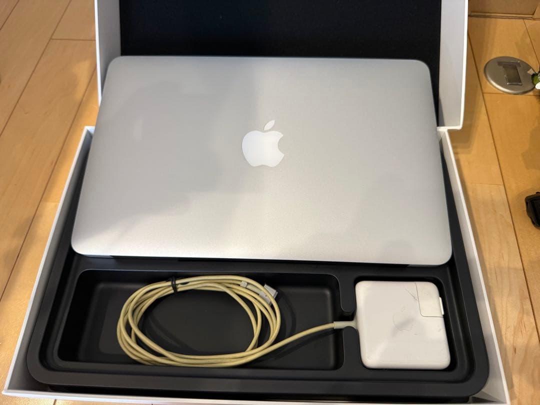 Apple MacBook Air 11インチ Early2015 256GB