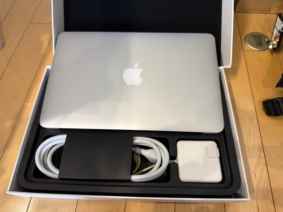 Apple MacBook Air 11インチ Early2015 256GB