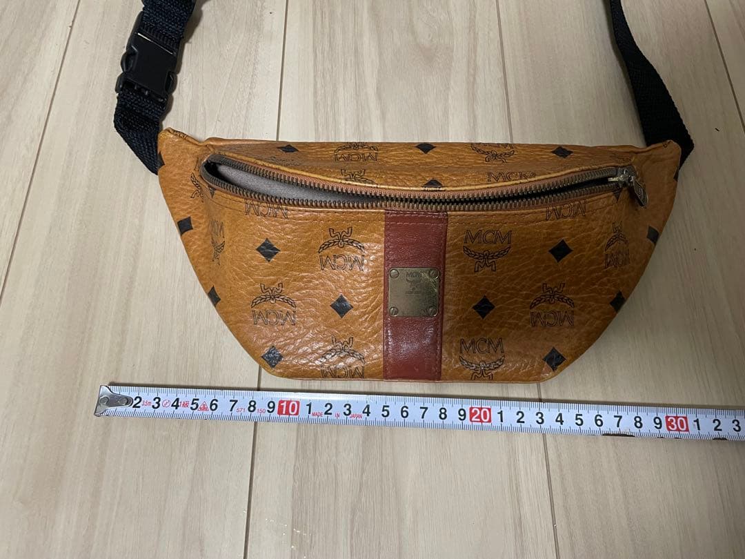 mcm ロゴプリント ボディバッグ ブラウン