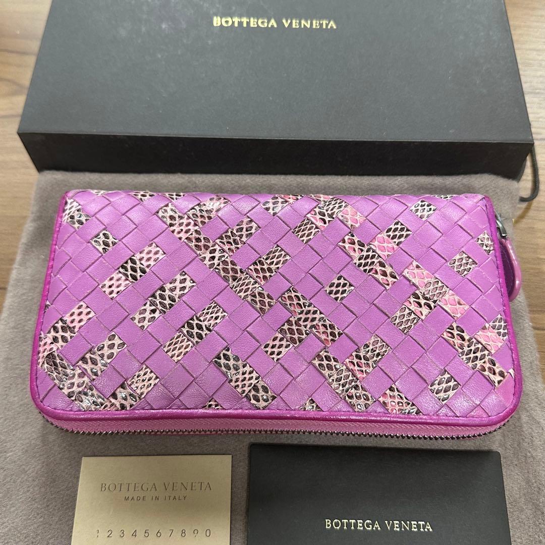 新品同様‼️ 希少　ボッテガヴェネタ　財布　長財布　パイソン　ラウンドファスナー