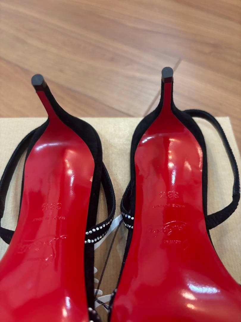 【Christian Louboutin】ラインストーンリボンバックストラップ
