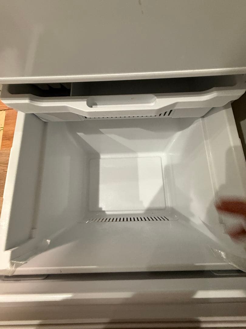 冷蔵庫　ハイセンス 282L ホワイトHR-D2801W 3ドア 右開き