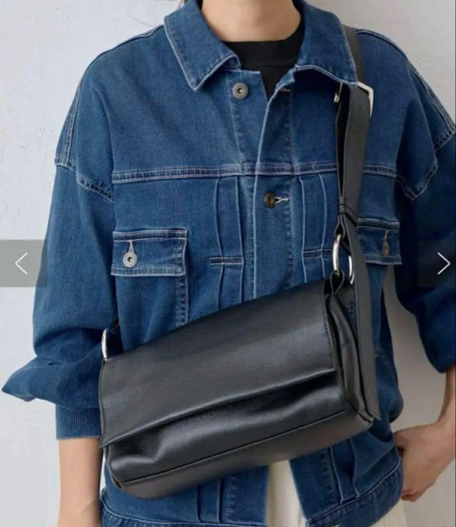 BEARDSLEY ビアズリー　レザーボディバッグ　ショルダーバッグ　ブラック