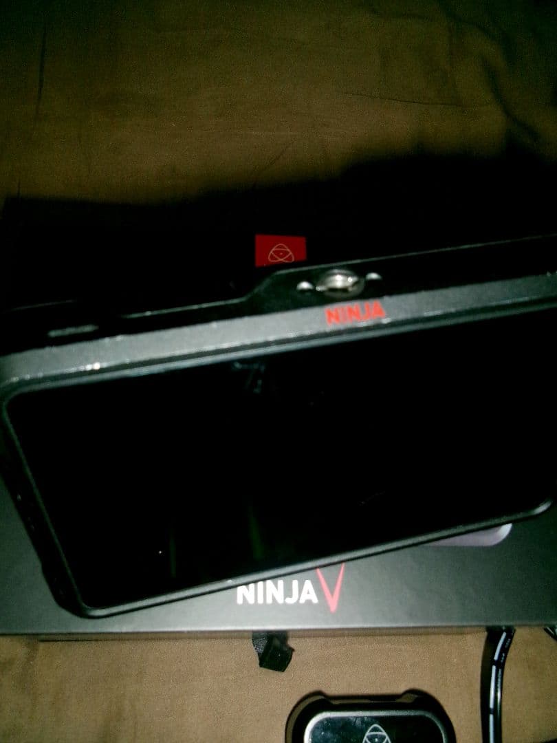 ATOMOSアトモス Ninja V 4K HDMIモニター バッテリー2個付き