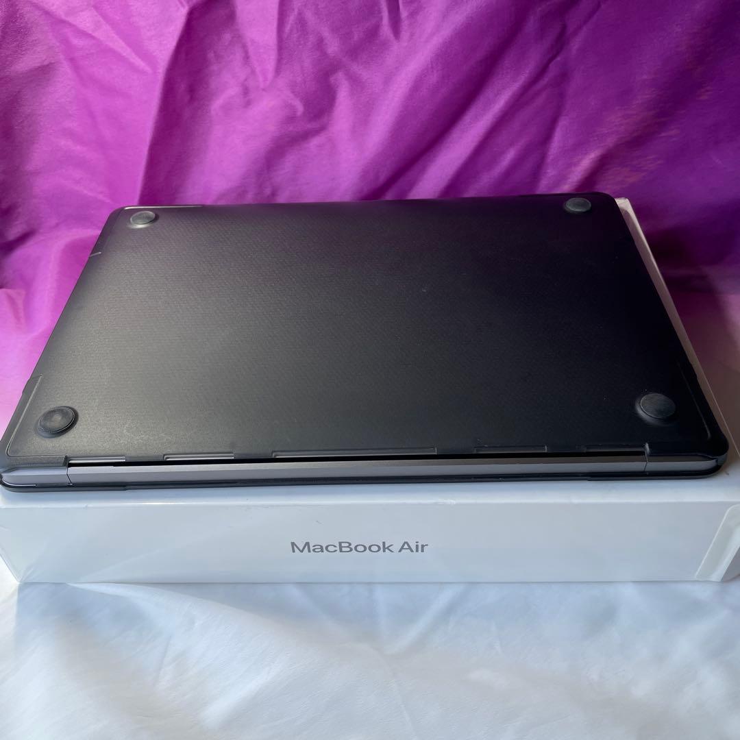 〈X’mas特価〉Apple MacBook Air 13インチ【ポーチ付】