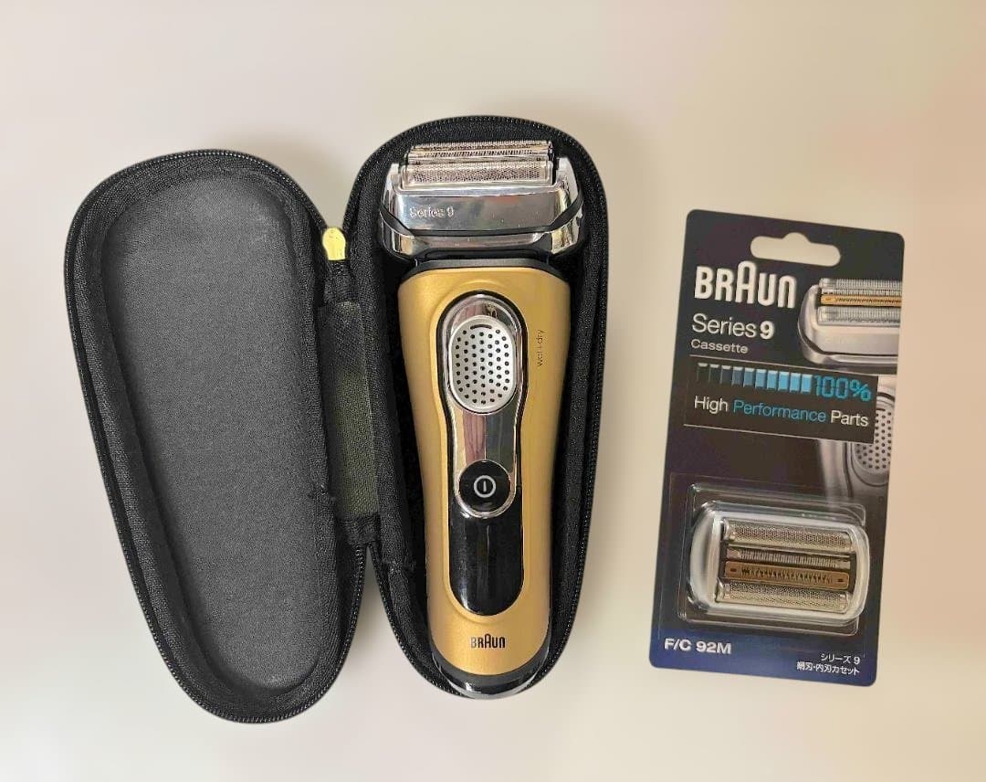 【美品】BRAUN Series 9 電気シェーバー 別売新品替刃付き ゴールド