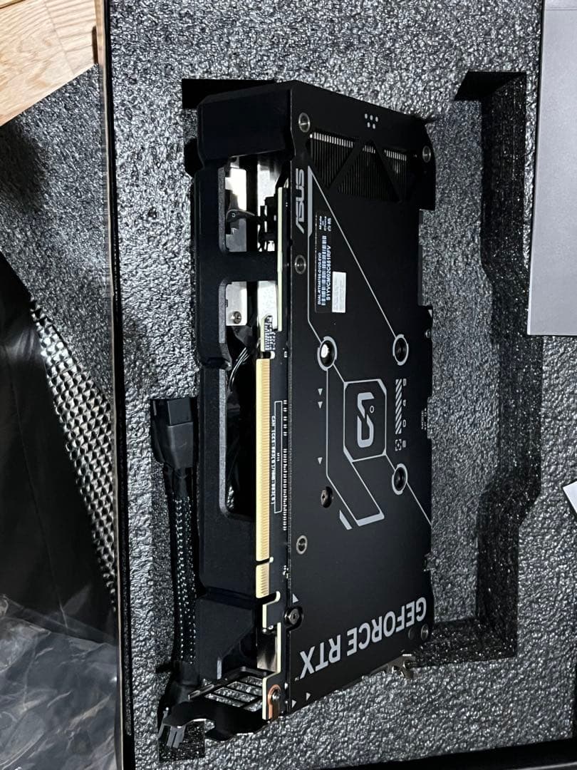 グラフィックボード・グラボ・ビデオカード ASUS GeForce RTX 4070 Super 12GB