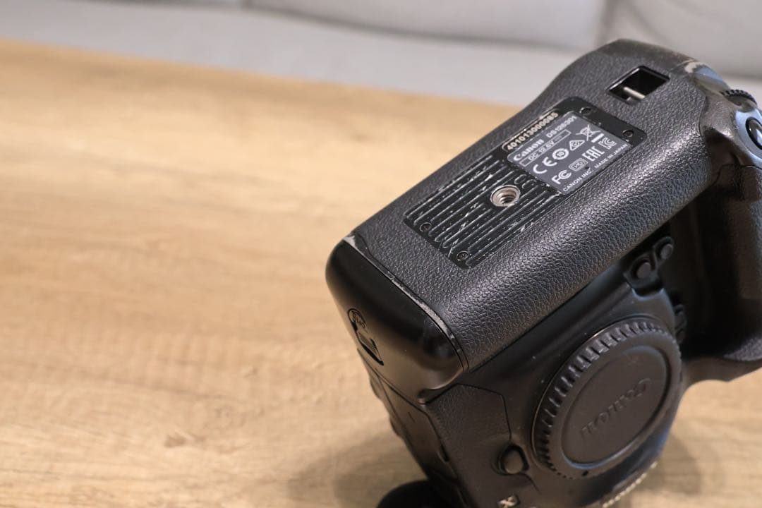 Canon EOS 1DX ボディ フルサイズ一眼レフカメラ