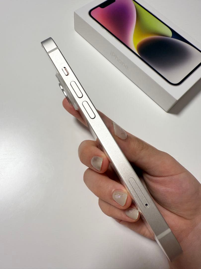 Apple iPhone 14 256GB ホワイト スターライト 本体