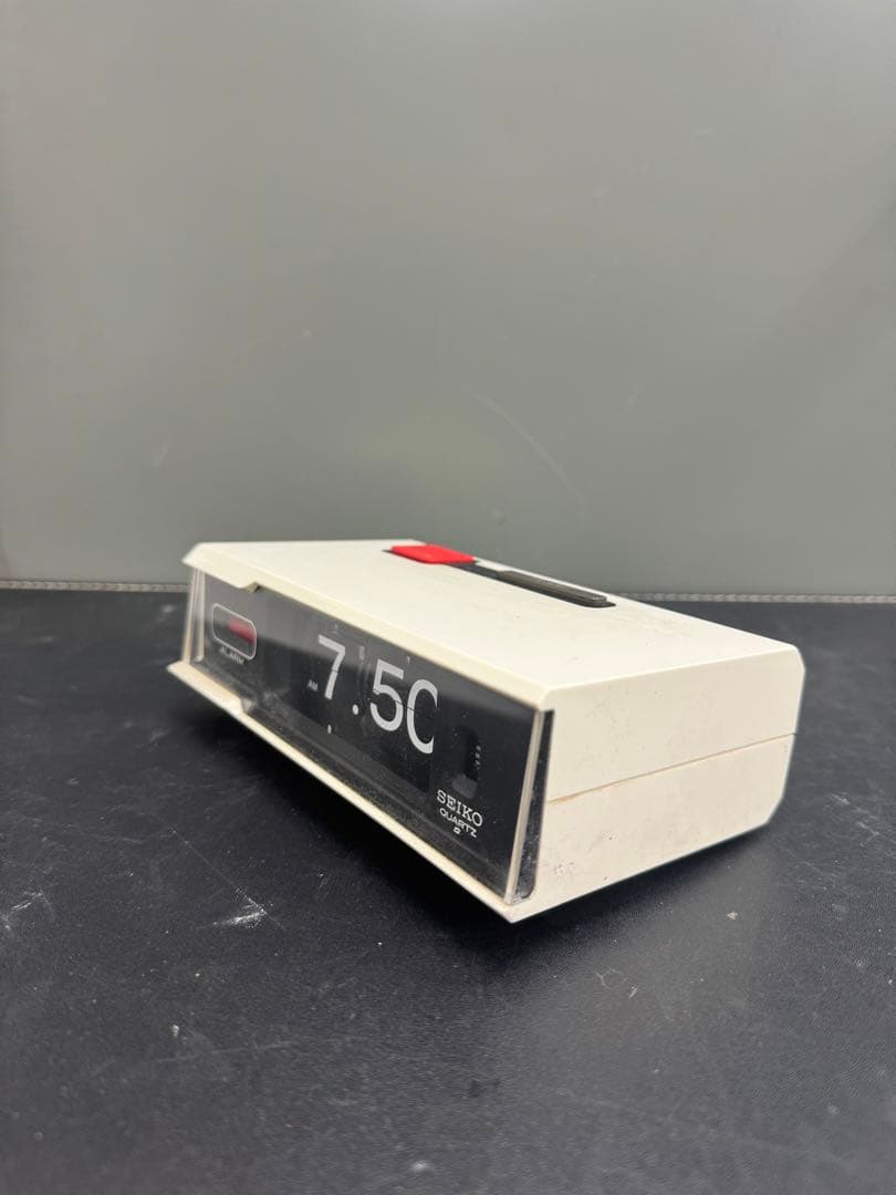 P*者様 SEIKO 電池式 パタパタ時計 作動確認済み