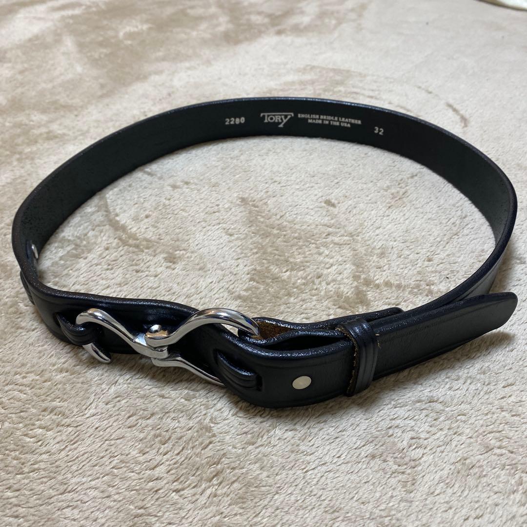 Tory Leather フックバックルベルト