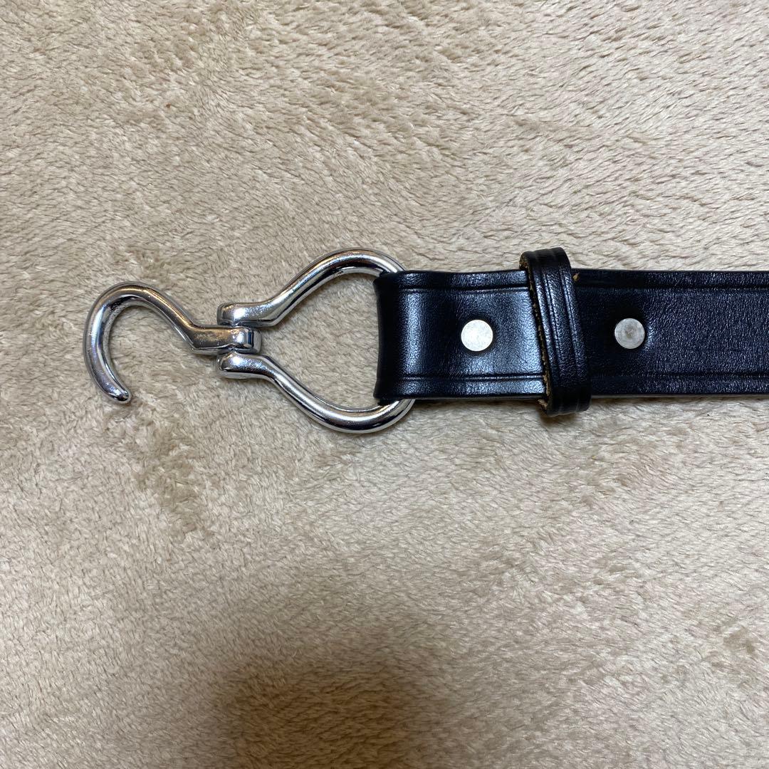 Tory Leather フックバックルベルト