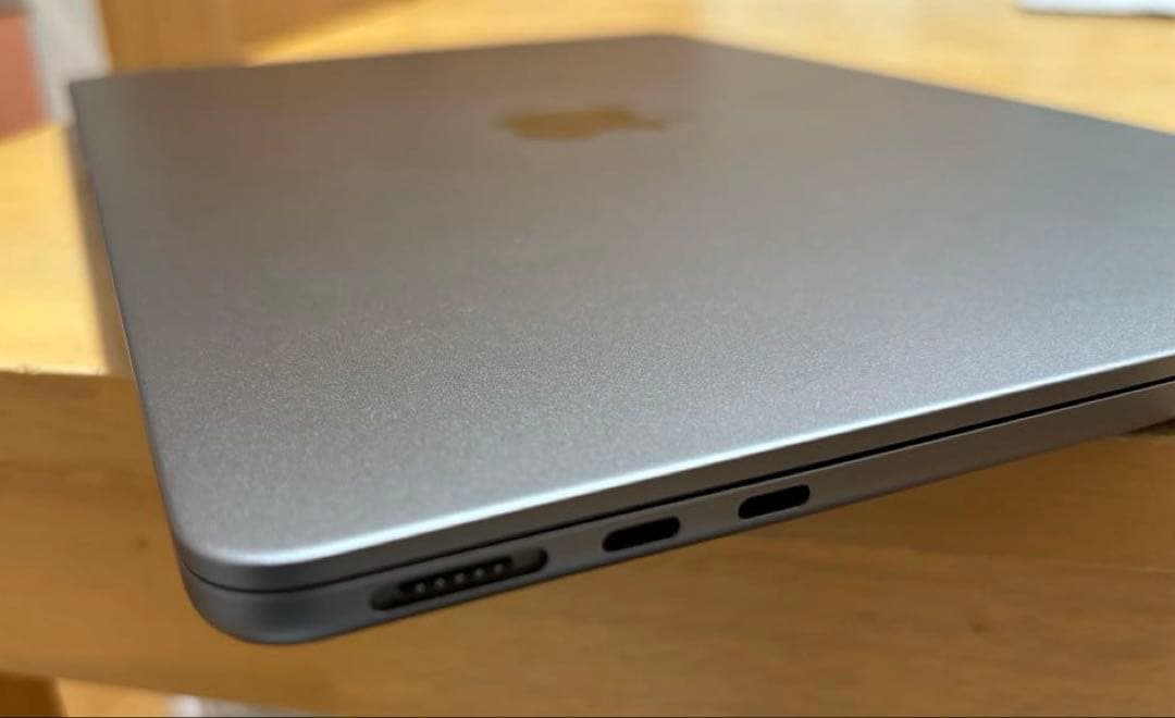 【美品バッテリー100%】MacBook Air m2 8GB SSD256GB