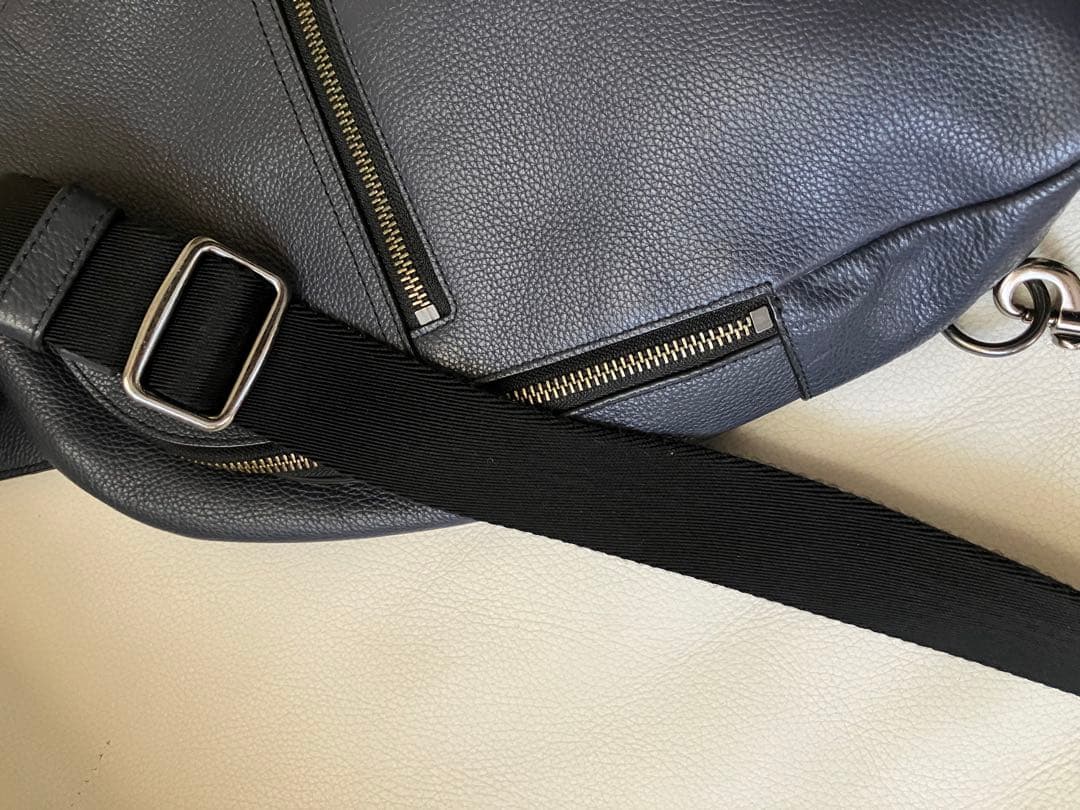 い*き様 COACH コーチ レザー ボディバッグ　ミッドナイトブルー