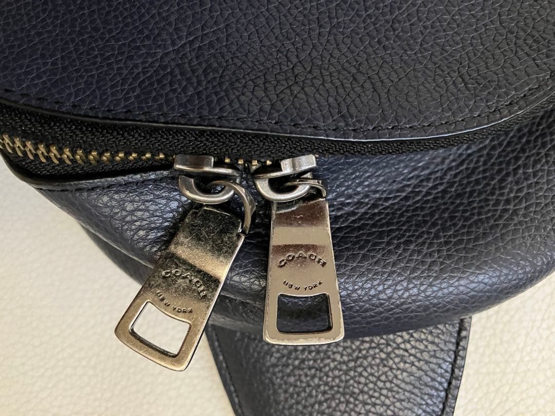 い*き様 COACH コーチ レザー ボディバッグ　ミッドナイトブルー