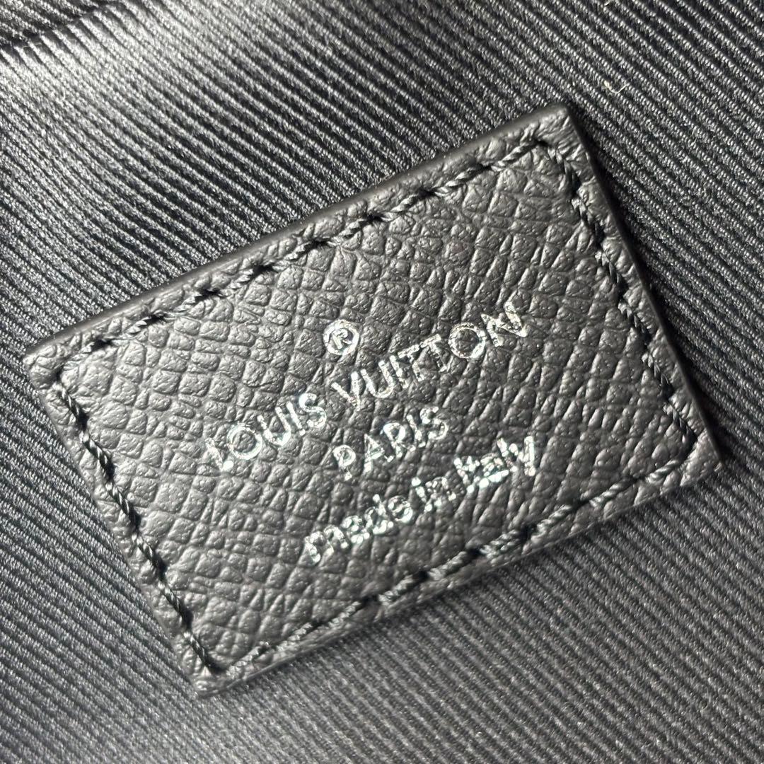 ルイヴィトン LOUIS VUITTON タイガ ボディバッグ ノワール