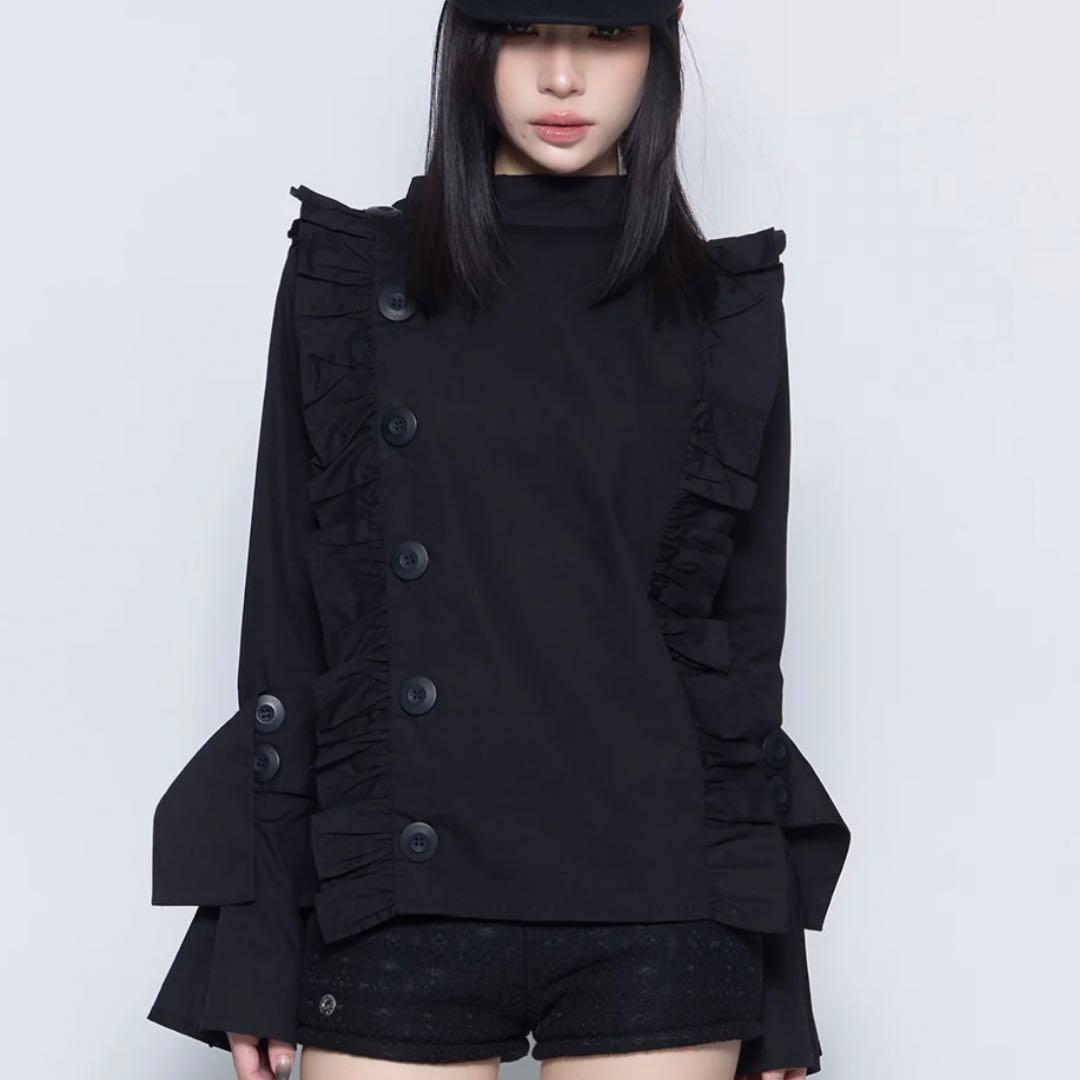 トップス button frill blouse