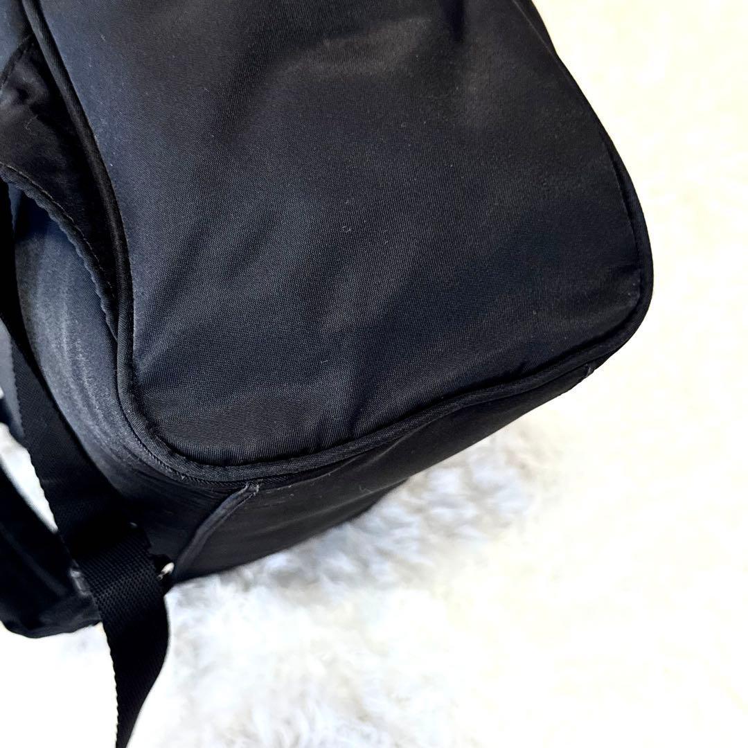 アニエスベー リュック PC入れ付 ブラック パソコン収納 2層ファスナー ロゴ