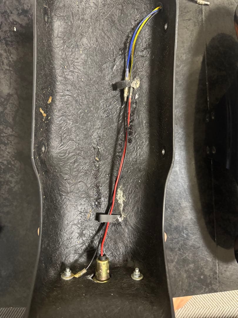 ショートタイプ　ルーカスランプ付　リアフェンダー　SR400/500