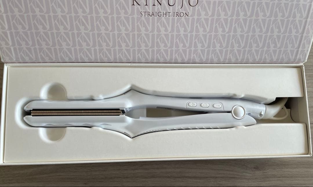 KINUJO ストレートアイロン ホワイト 箱入り