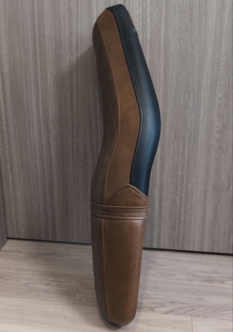 トライアンフストリートツイン　純正張替シート　ブラウンダイヤカット　ヒーター付き