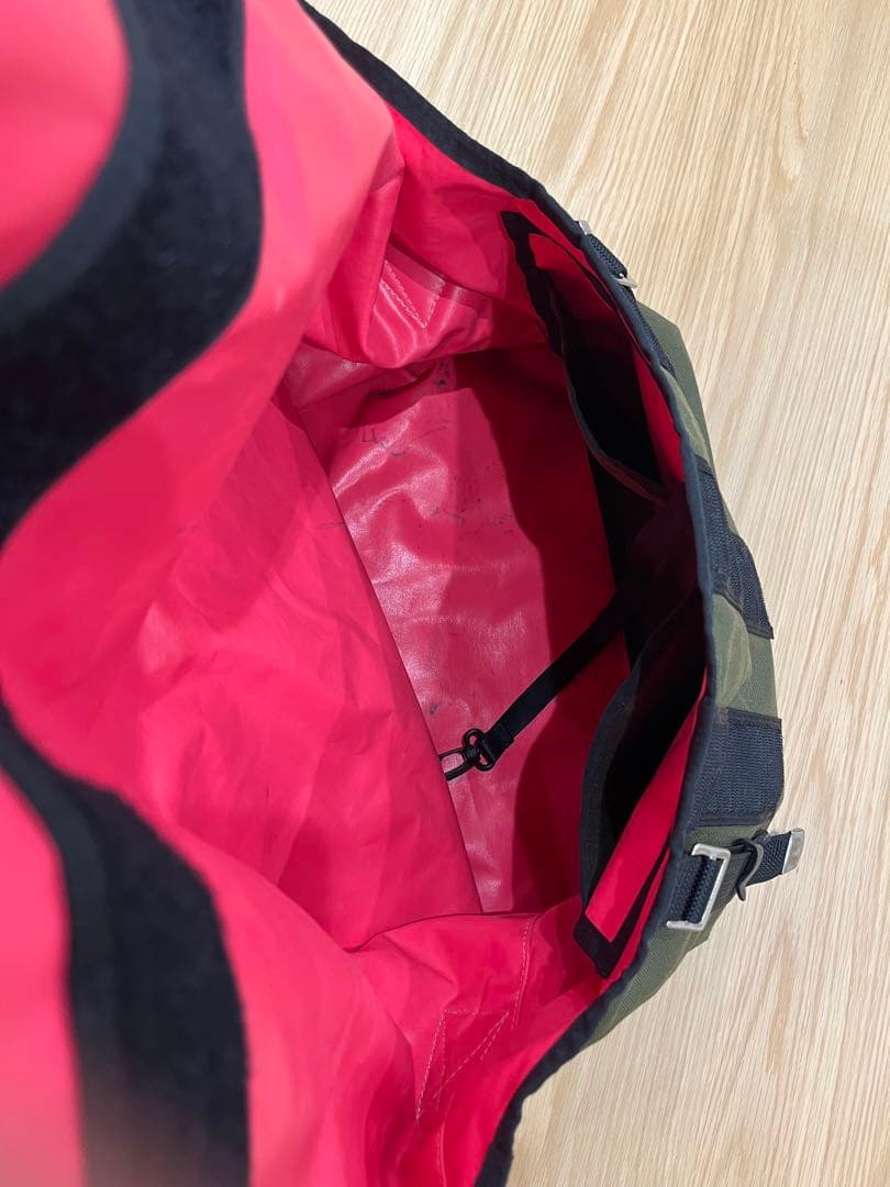 レジスタントメッセンジャーバッグ LowSKOOL USED