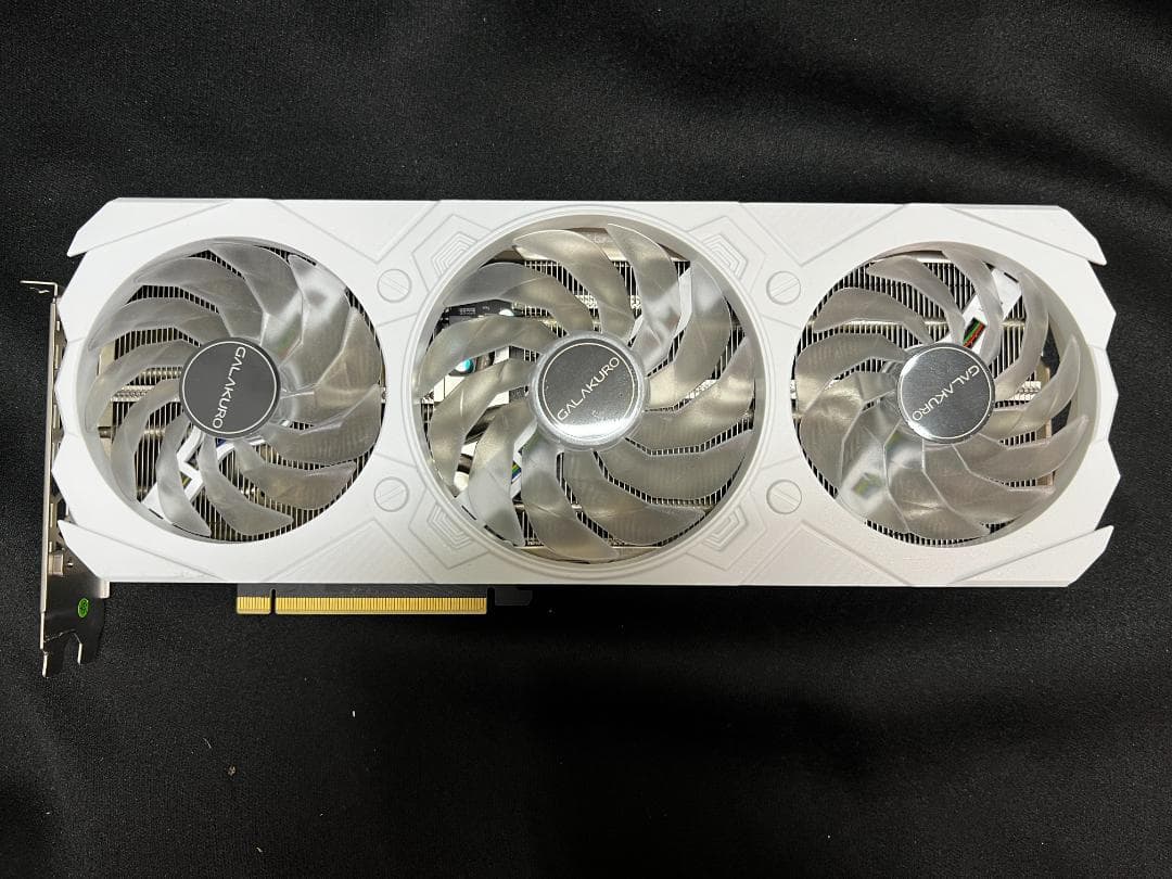 RTX4070 白モデル GALAKURO EX-GAMING ホワイト
