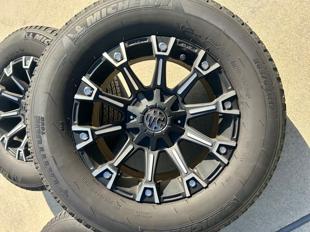 マーテルギア　モンスター4本セット265/65/r17【美品】