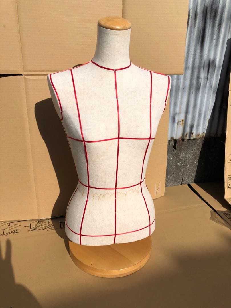 夢八トルソー　東京キイヤ　トルソーボディマネキン　ライン入り洋装ソーイング卓上型