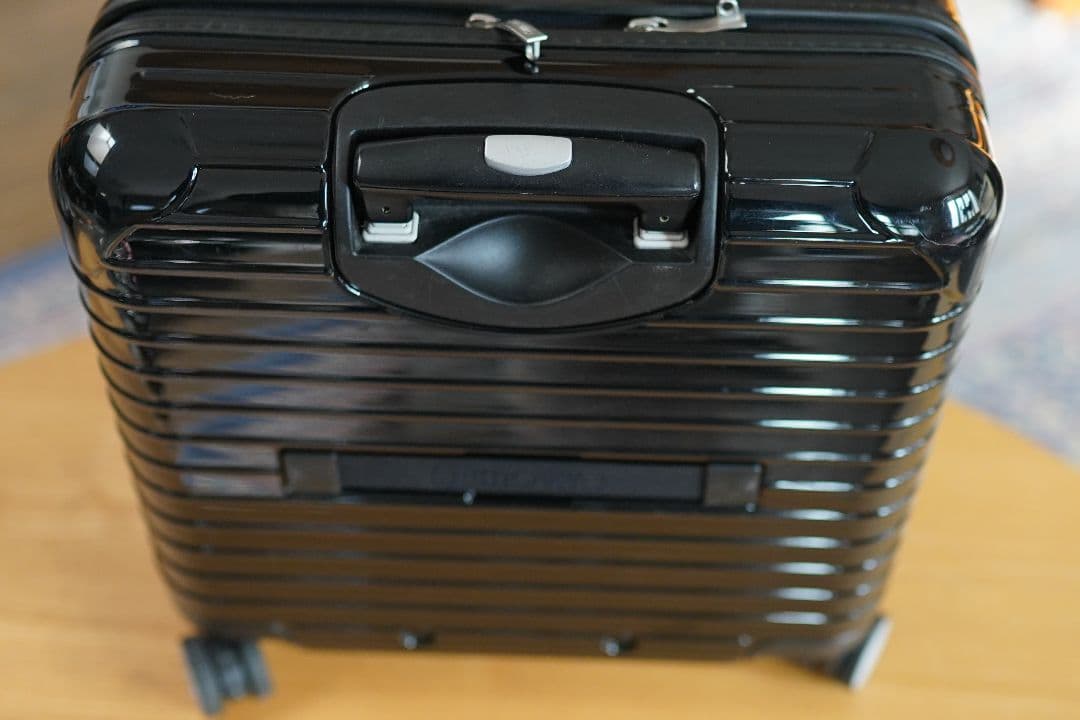 RIMOWA SALSA DELUX TSA ロック四輪 キャビン持込サイズ