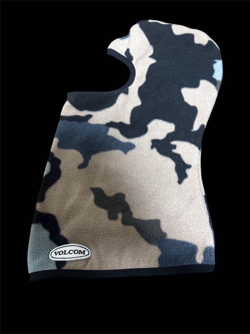 ‼️冬季シーズン限定‼️volcomウェアセットアップとアクセサリーセット