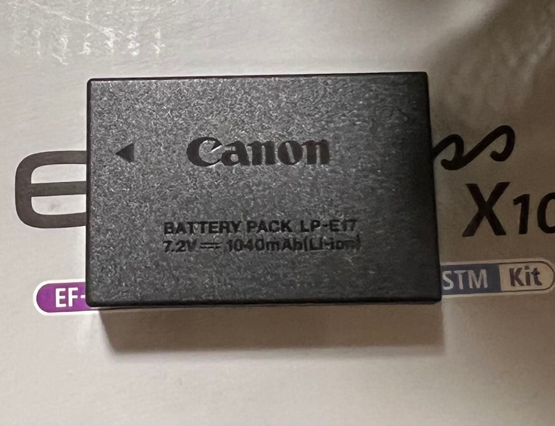 Canon EOS Kiss X10 ダブルズームキット、バッグ付き