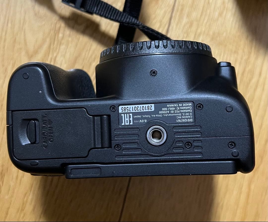 Canon EOS Kiss X10 ダブルズームキット、バッグ付き