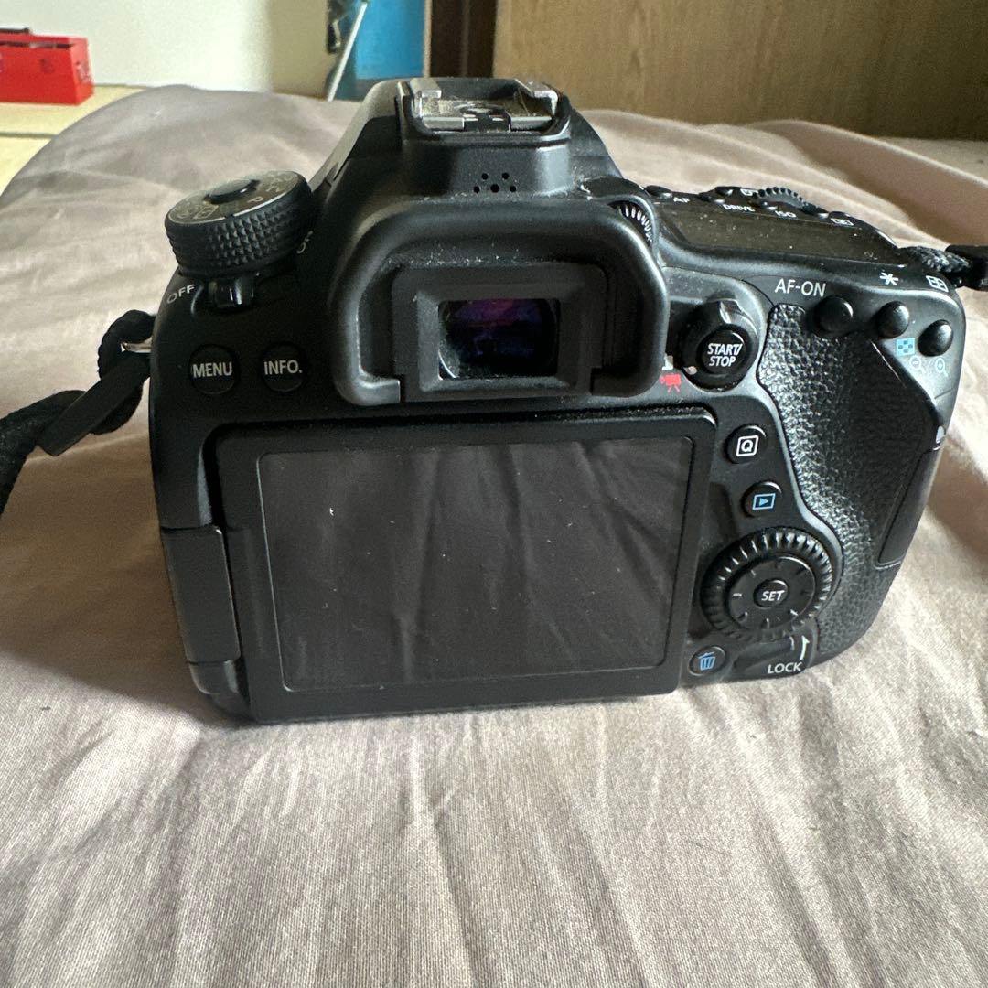 Canon 80Dデジタカメラ レンズ2本付き