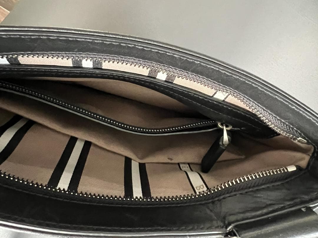 バリー　ショルダーバッグ