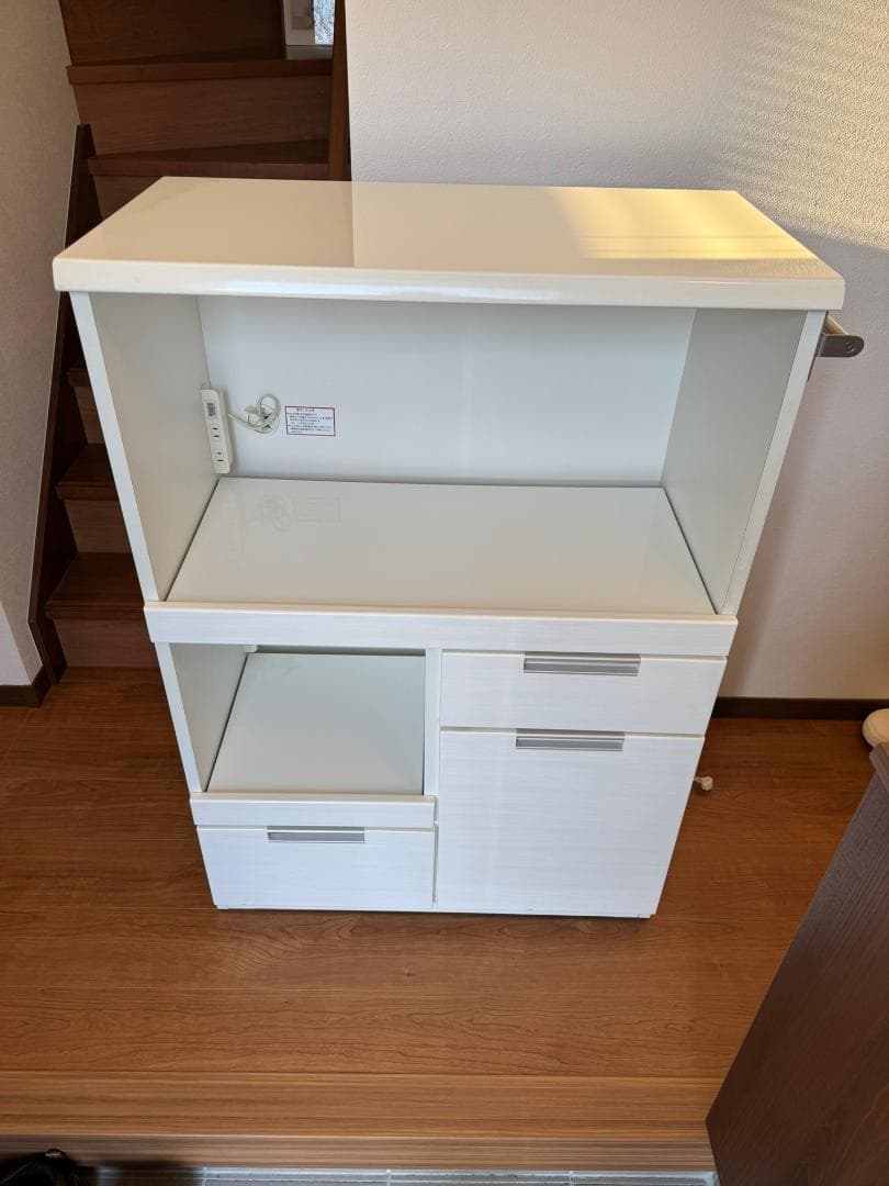 キッチンボード ホワイト 収納棚 食器棚 スライド棚 コンセント付き